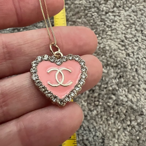 CHANEL Zipper Pull w/14k gold Italy chain - Picture 4 of 9